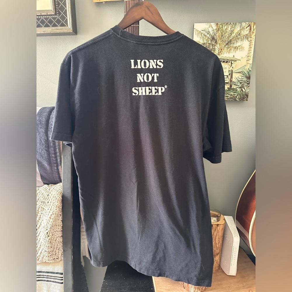 LIONS NOT SHEEP OG Black Graphic Tee - Picture 4 of 4